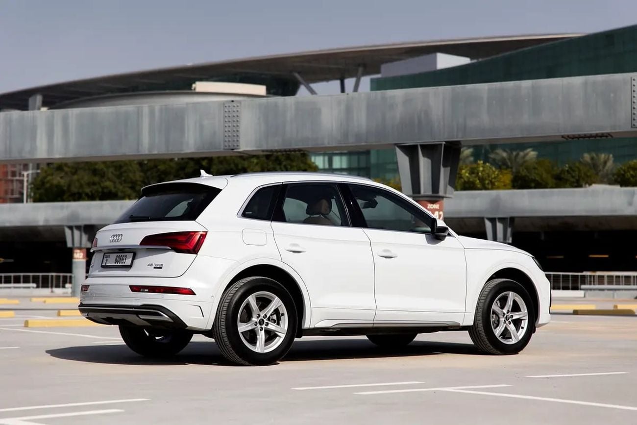 أودي Q5 45 TFSI Quattro Design 2.0L