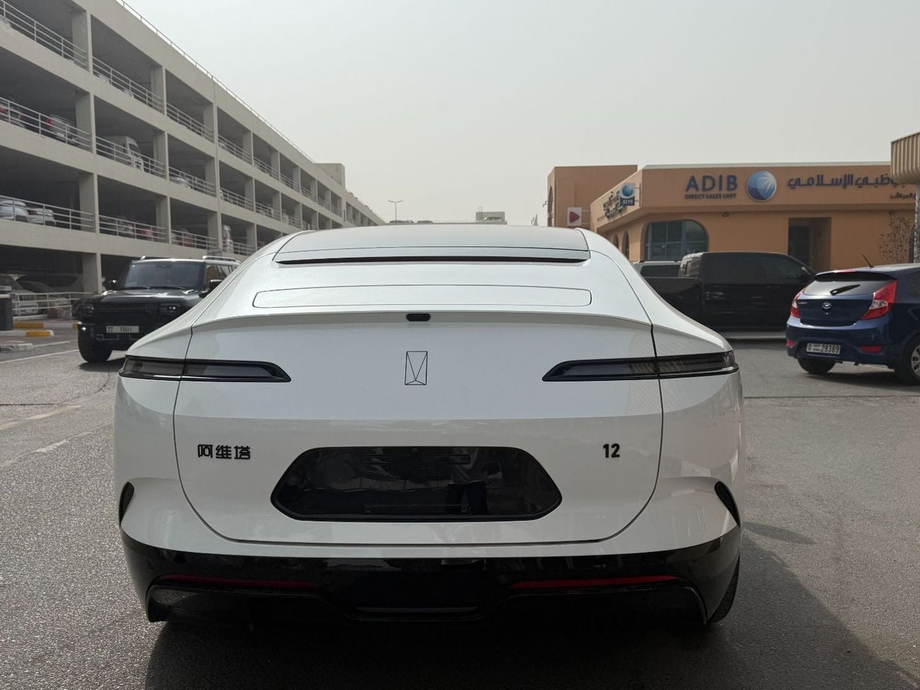 أفاتر 12 Luxury RWD