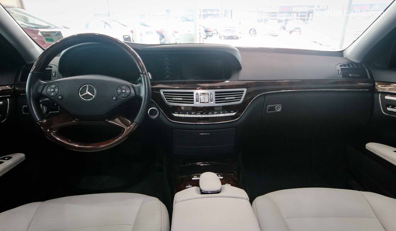 Mercedes-Benz S 550