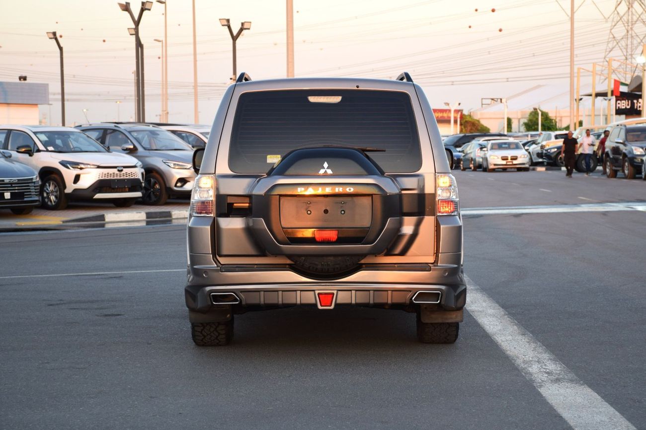 ميتسوبيشي باجيرو Right Hand (Diesel 3.2L)