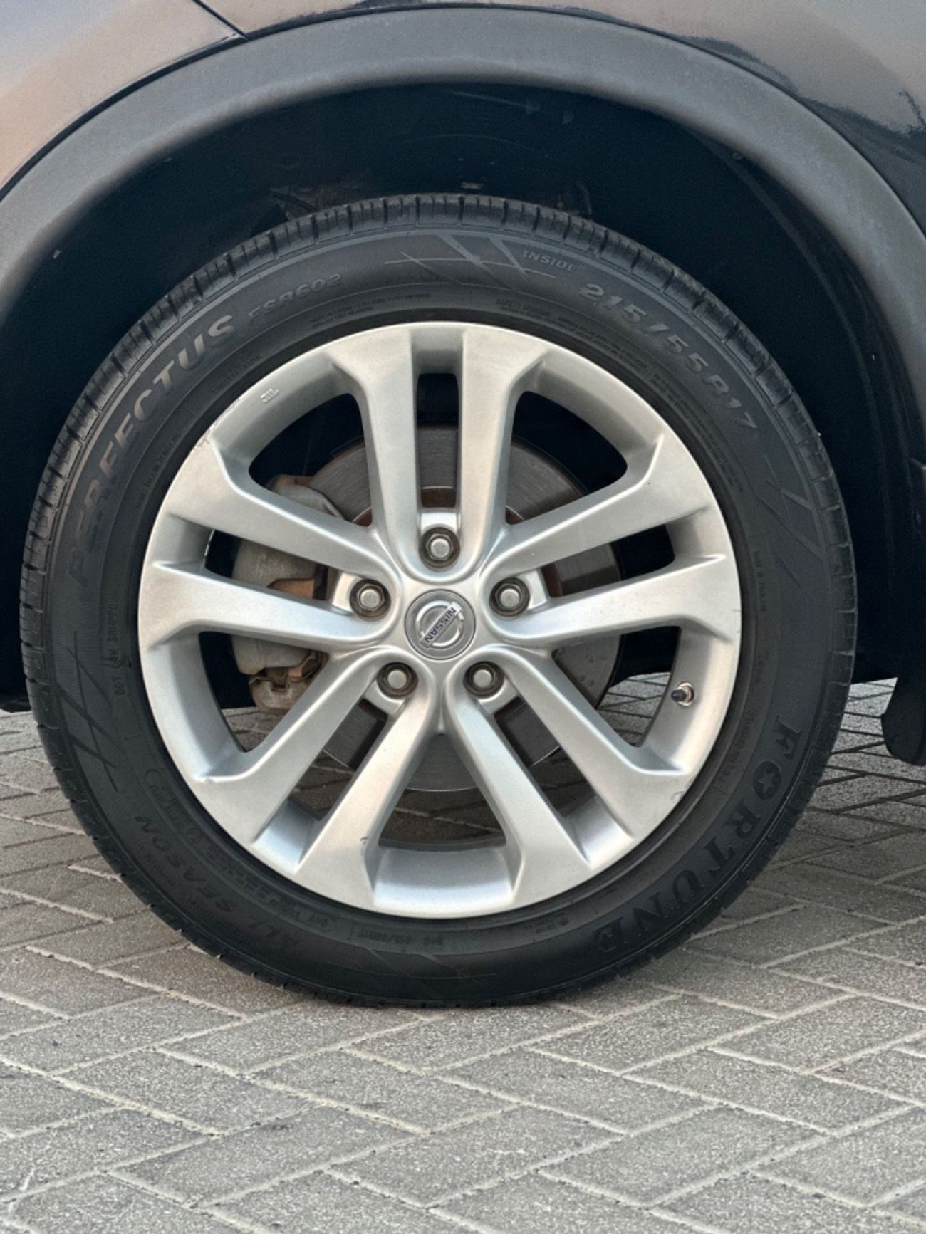 نيسان جوك موديل 2013 حاله ممتازه من الداخل و الخارج فل مواصفات فتحه وجلد ومثبت سرعه وتحكم كهربي كامل