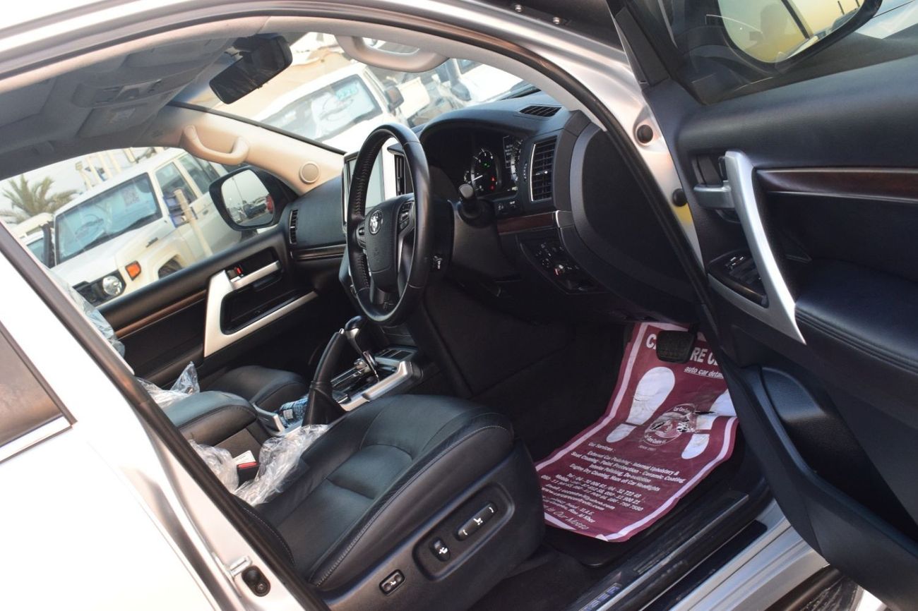 Toyota Land Cruiser 2020 TOYOTA LAND CRUISER V8 FULL OPTION