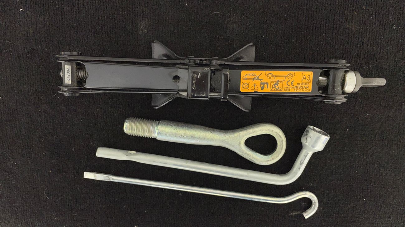 نيسان صني SV 1.5 | بدون دفعة مقدمة | اختبار القيادة في المنزل