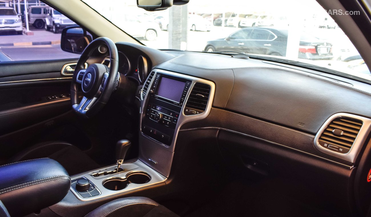 Jeep Grand Cherokee SRT 8