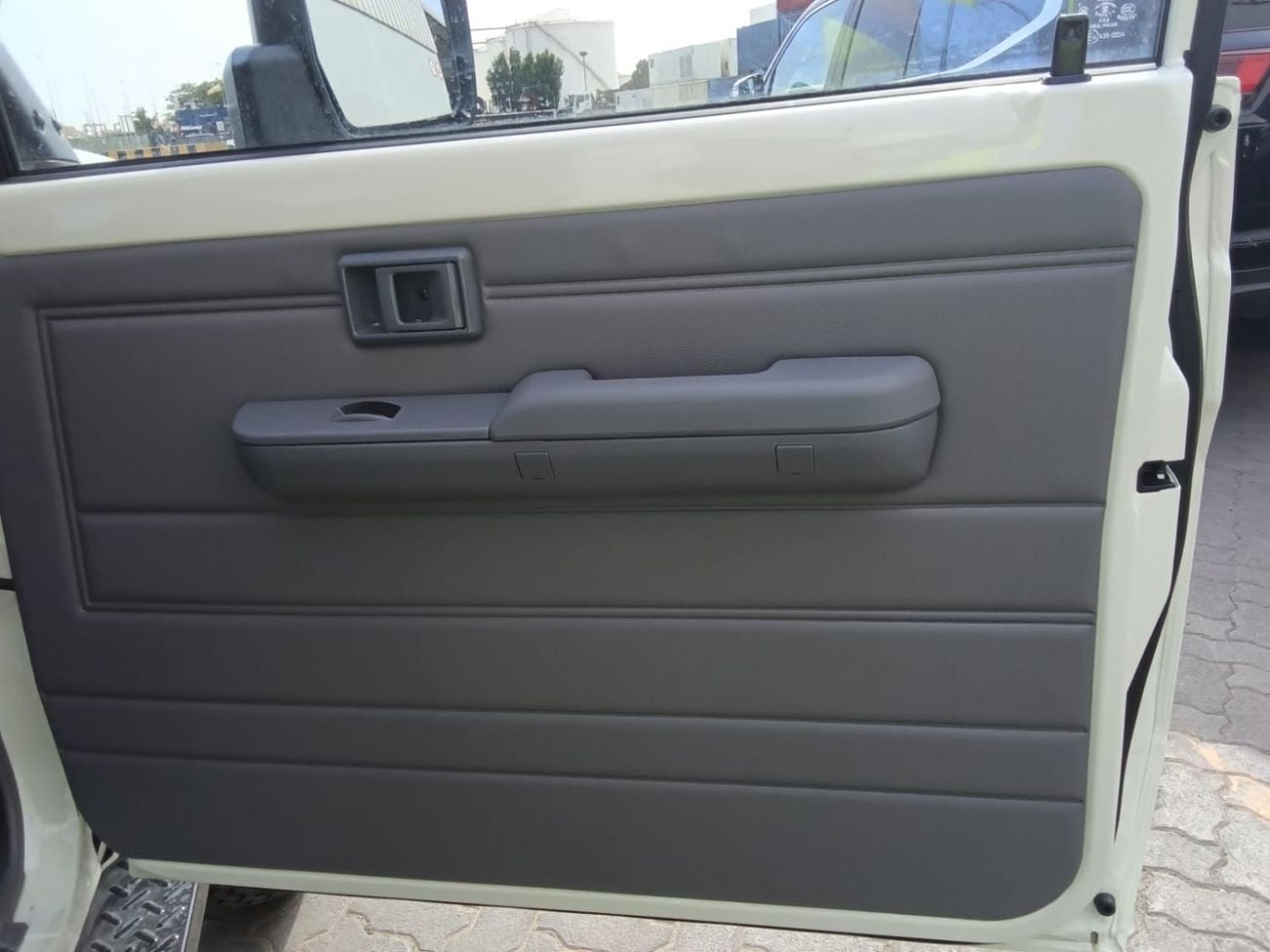 Toyota Land Cruiser 70 LC 78 HARDTOP 2.8L AT