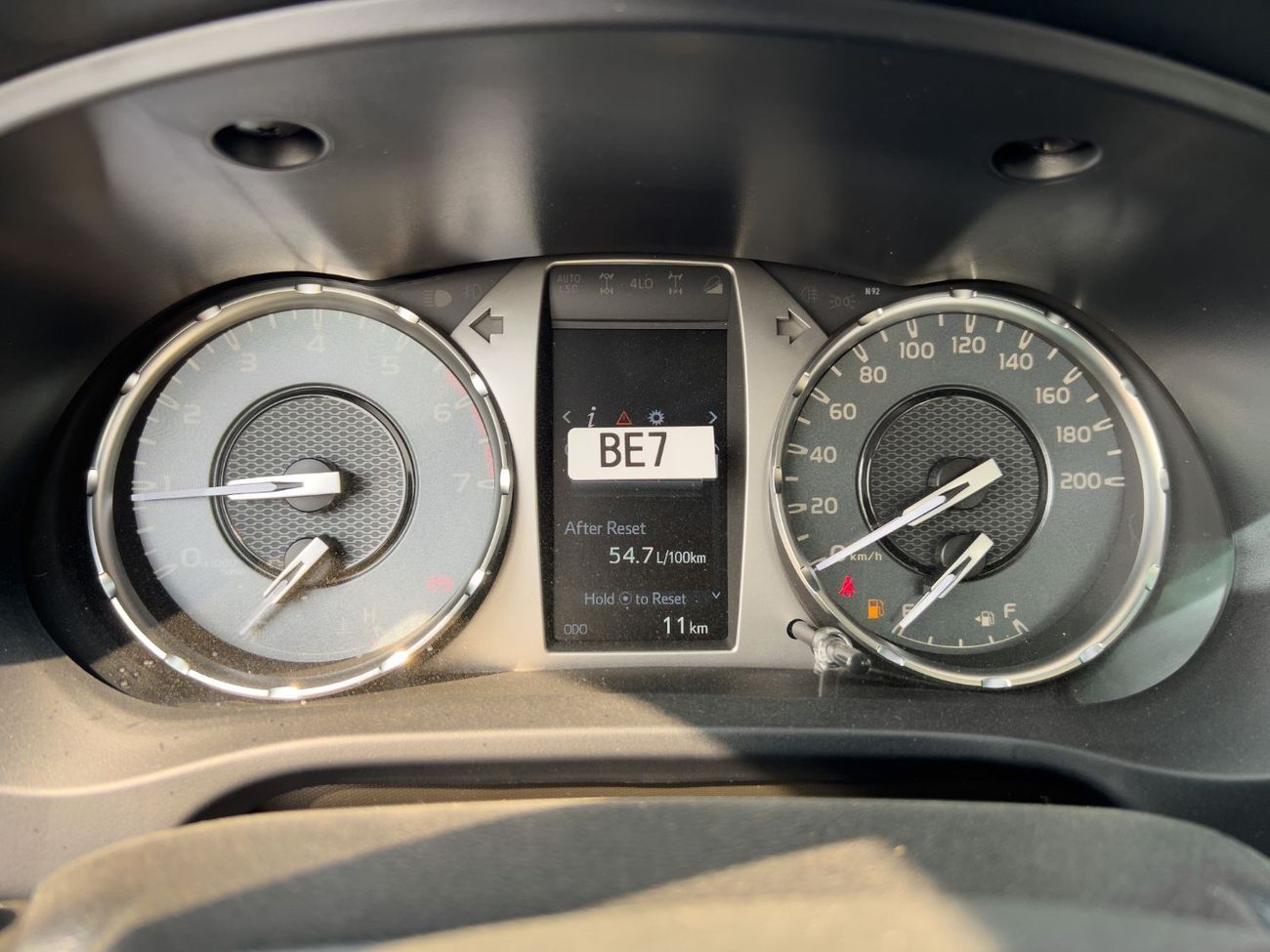 Toyota Hilux EXPORT ONLY - Hilux GL 2.4L 4x4 Without Differential Lock