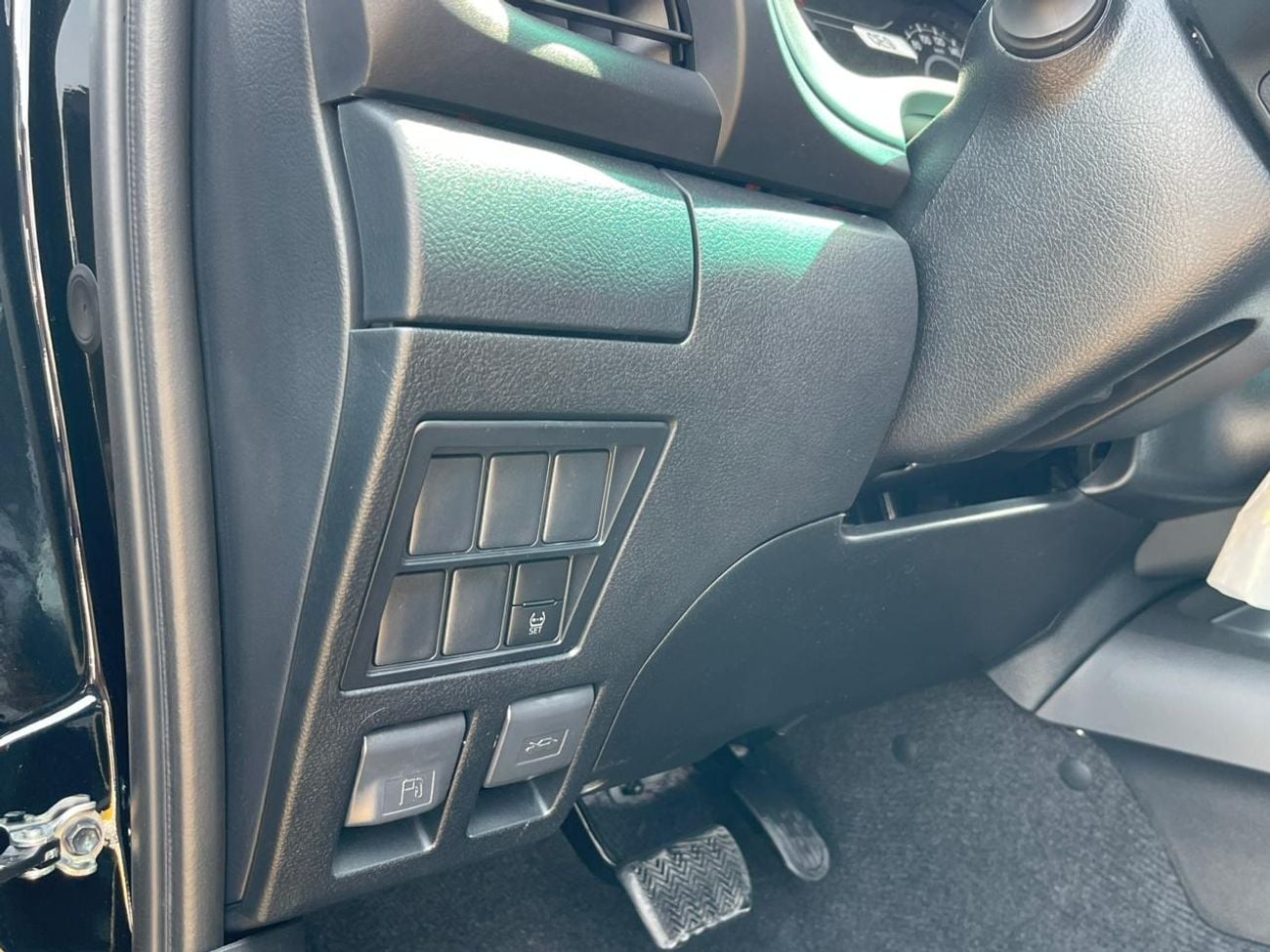 تويوتا هيلوكس Toyota Hilux Hilux 2.7 AT 4X4 DLX 2026