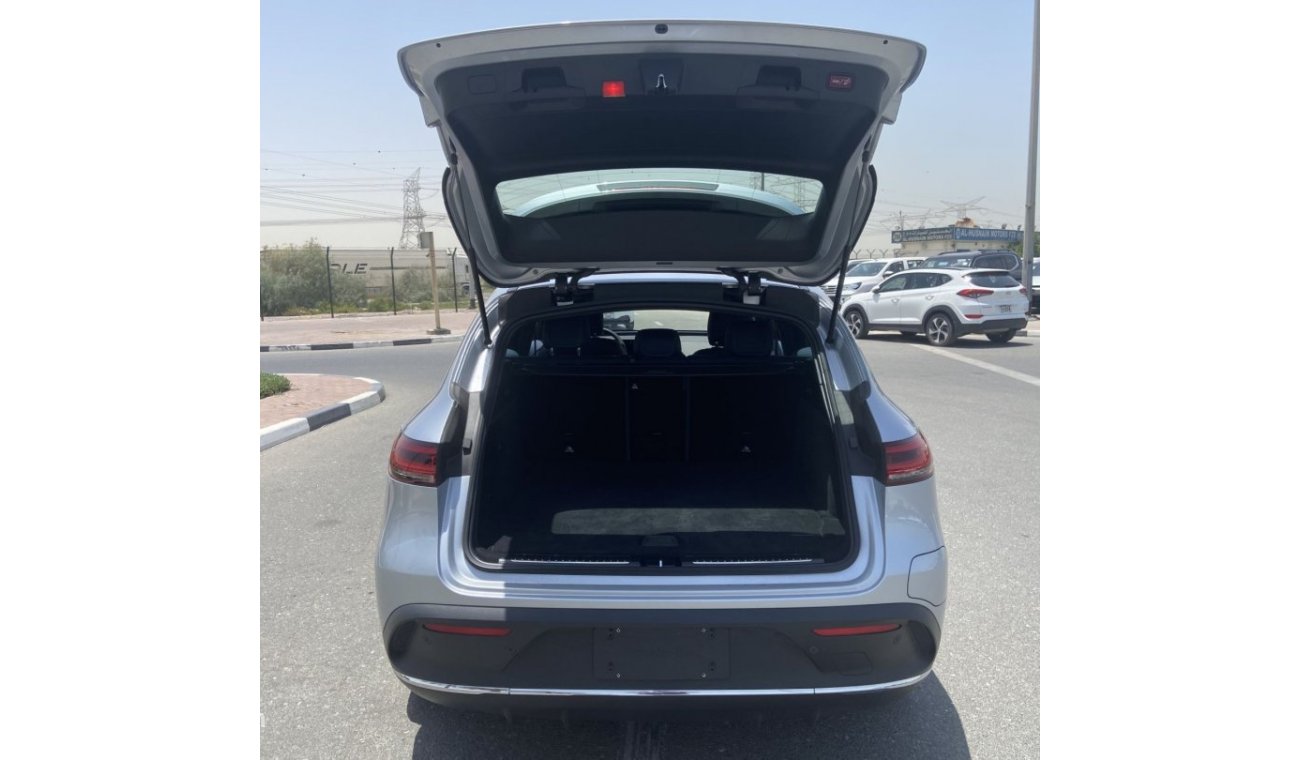 مرسيدس بنز EQC 400 4MATIC