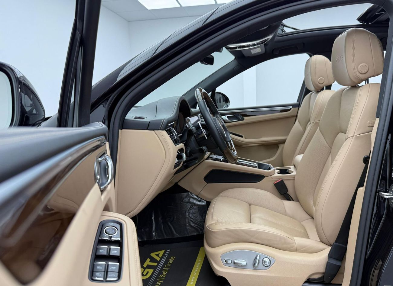 بورش ماكان GTS 2.9L (435 HP) 2023 Porsche Macan GTS, 2028 Porsche Warranty, Full Porsche Service History, Fully