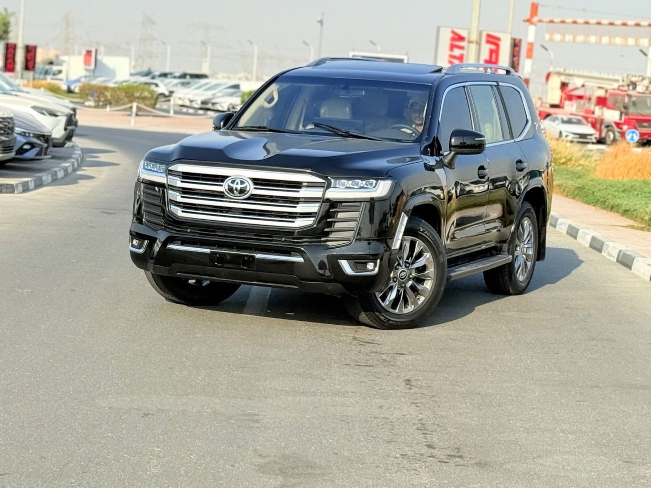 Toyota Land Cruiser GXR+ 4.0L Toyota Landcuriser GXR V8 4.0L modified inside and outside 2025 full option petrol