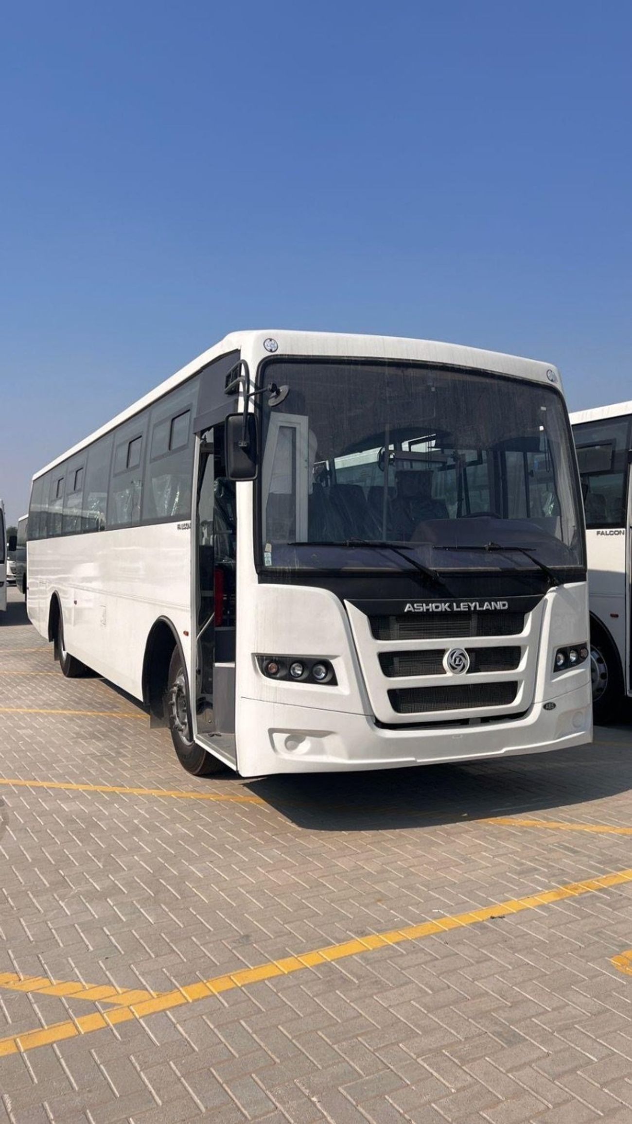 اشوك ليلاند فالكون