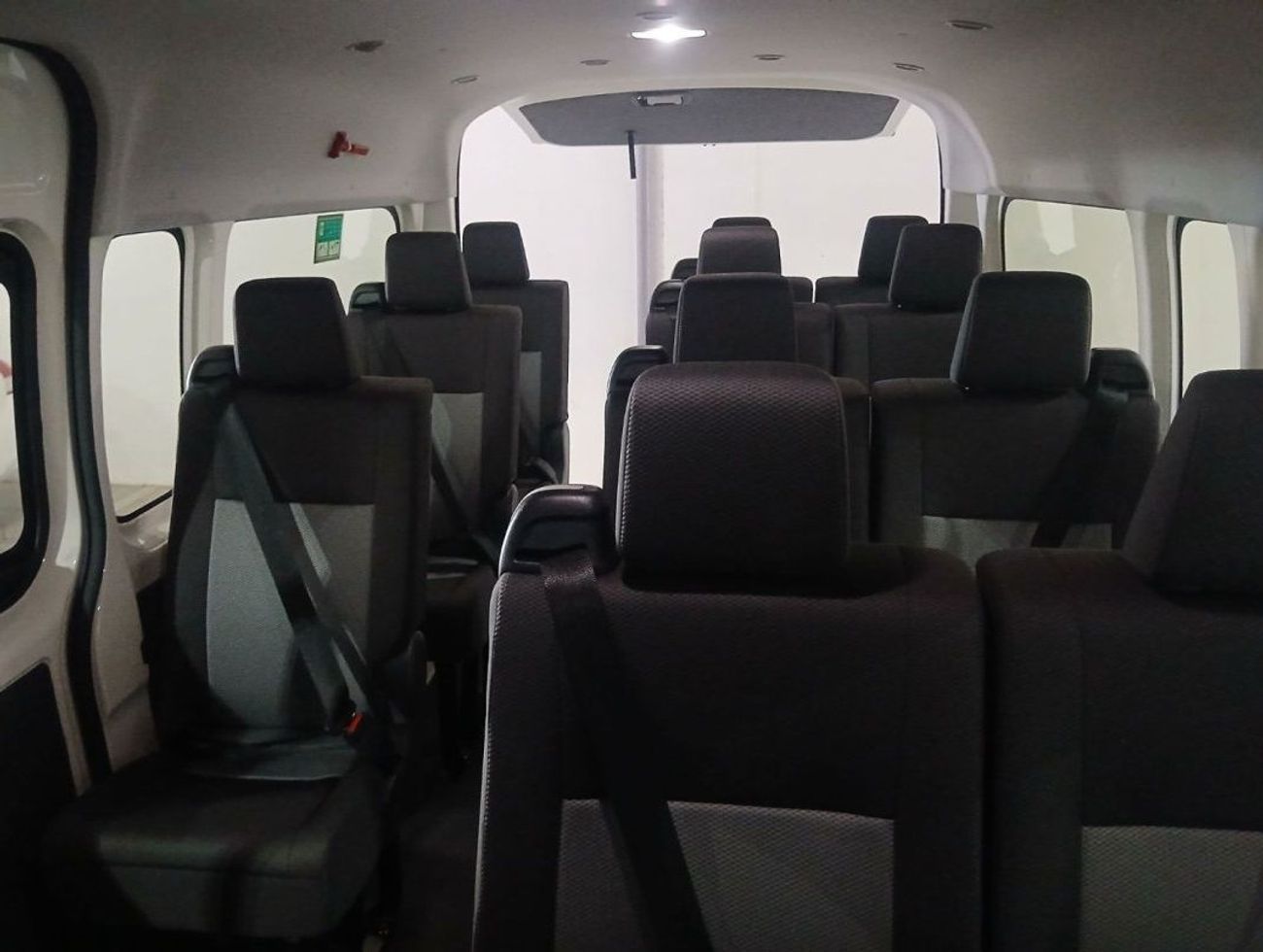 تويوتا هاياس ECT0008 - Toyota High Roof Passenger Van - 3.5L Petrol Auto White