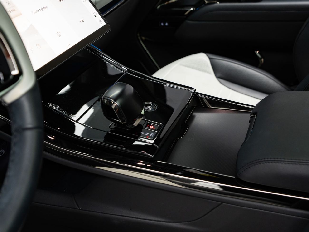 Land Rover Range Rover Sport SV EDITION ONE BUY NOW, PAY 2027 | THE BLACKLINE STANDARD | Al Tayer Warranty + Service Contract, Full Carbon, GCC
