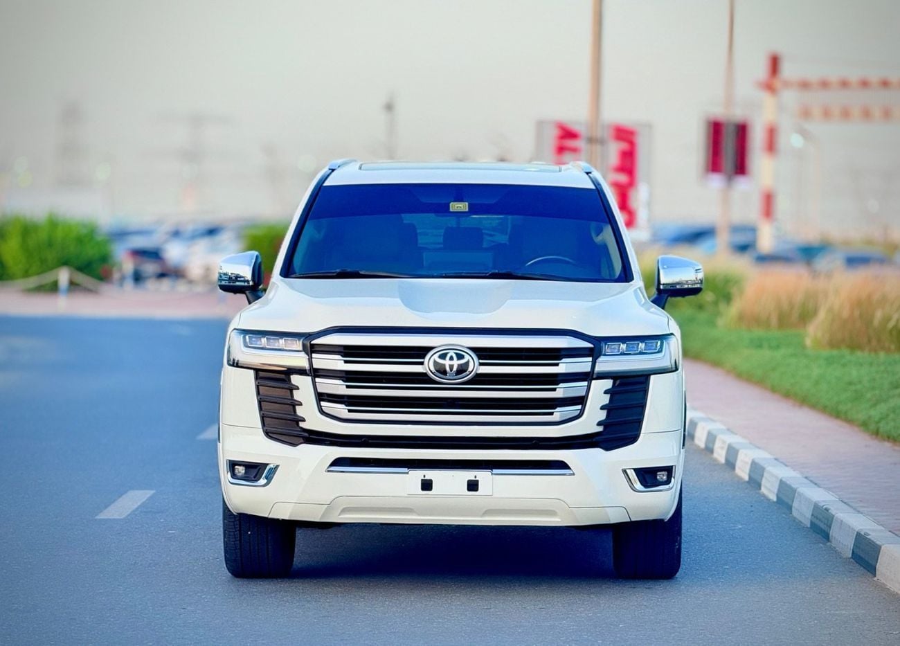 تويوتا لاند كروزر GXR 2015 FACELIFTED 2025 WITH INTERIOR AND EXTERIOR FULL OPTION V6 GCC SPECIFICATION