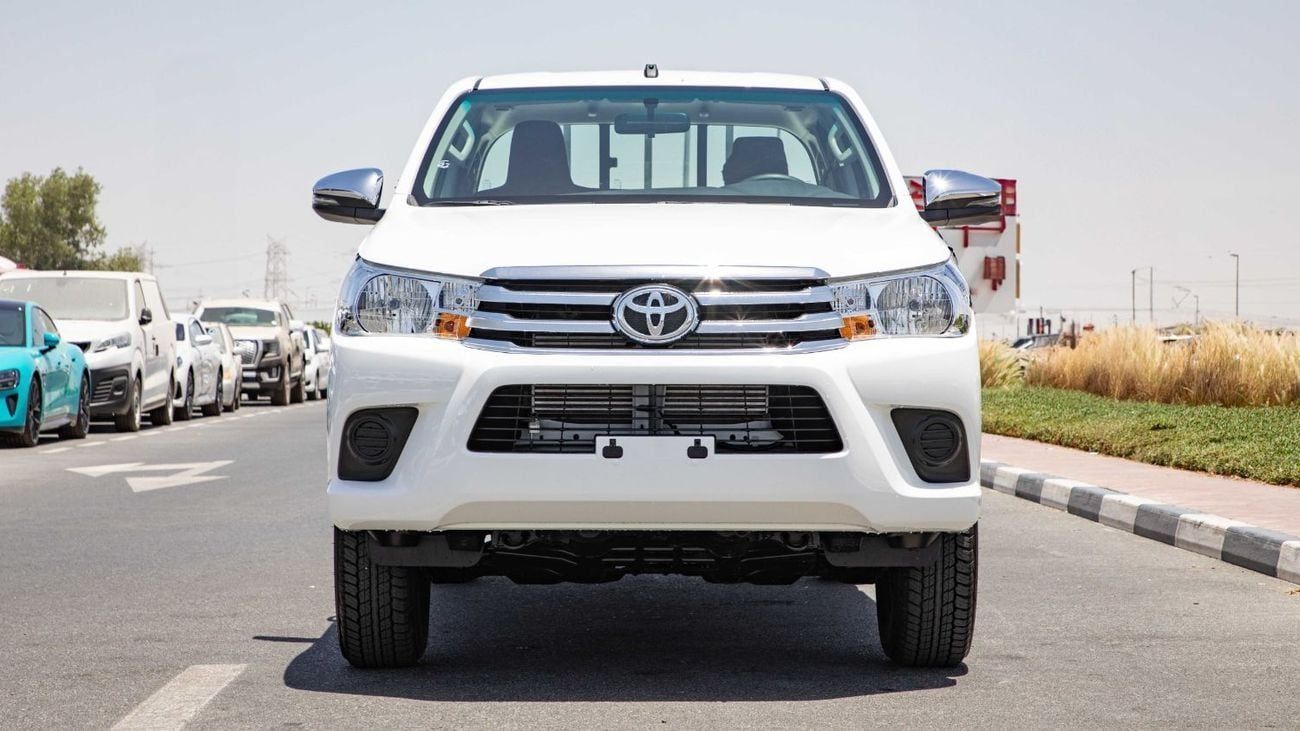 تويوتا هيلوكس DLX 2.4L DOUBLE CAB BASIC A/T