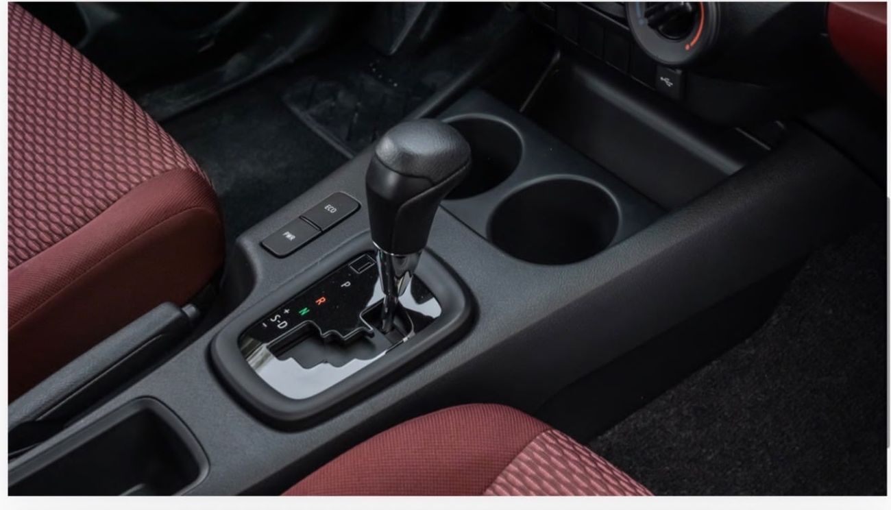 تويوتا هيلوكس GL 2.7L Double Cab Utility RWD