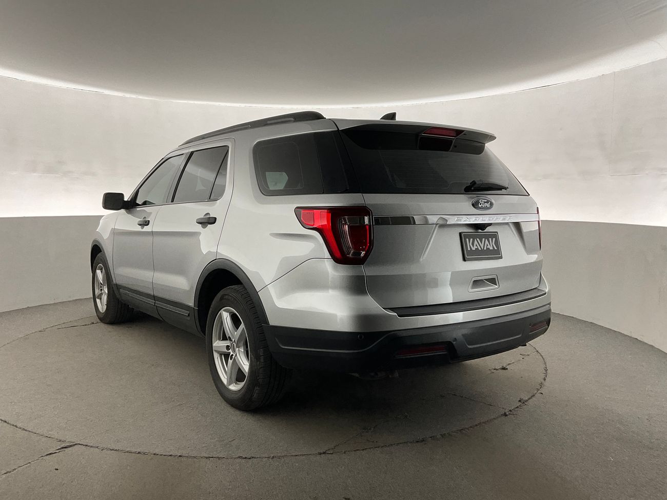 فورد إكسبلورر XL / Standard | National Day Celebration | شامل الضمان | 0 ﺪﻔﻋﺓ ﺃﻮﻟﻯ