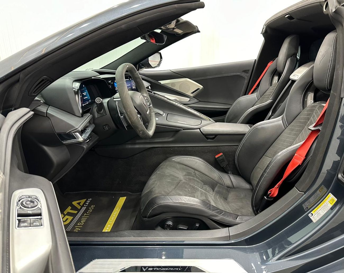 Chevrolet Corvette 2LT 2020 Chevrolet Corvette C8 Stingray, Warranty, Service History, Canadian Spec (Clean Title)