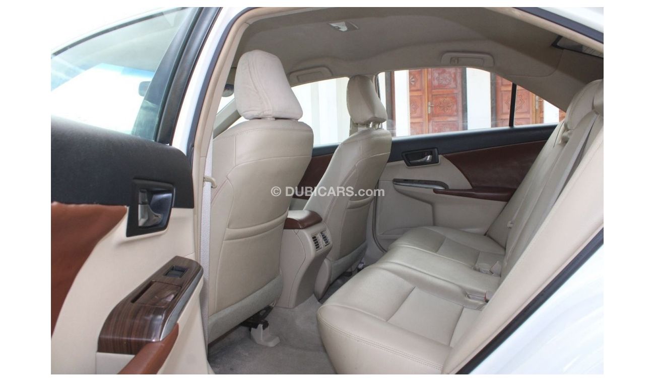 تويوتا كامري تويوتا كامري 2012 خليجي بحالة ممتازة بدون حوادث نظيفه جدا من الداخل والخارج