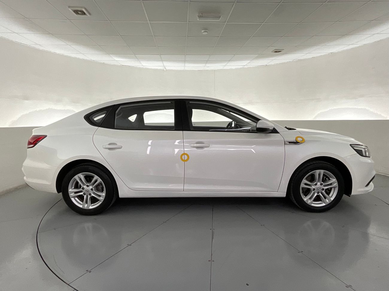 ميتسوبيشي باجيرو Signature Edition | ضمان مجاني لمدة عام | 0 دفعة أولى