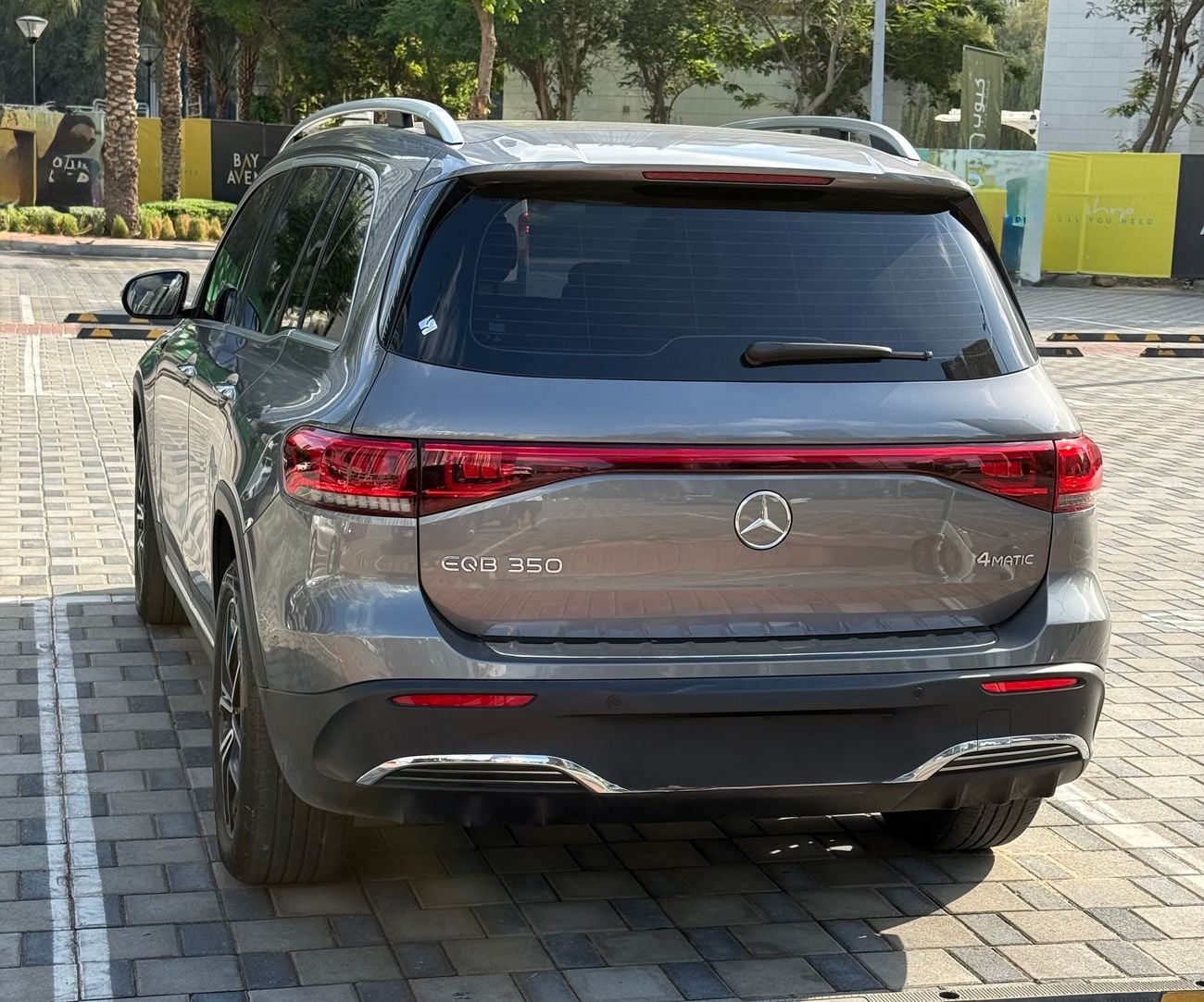 مرسيدس بنز EQB 350