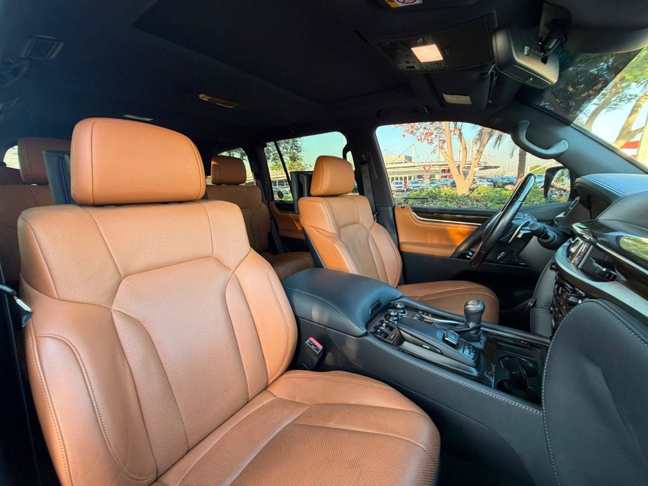 Lexus LX570 SIGNATURE PLATINUM