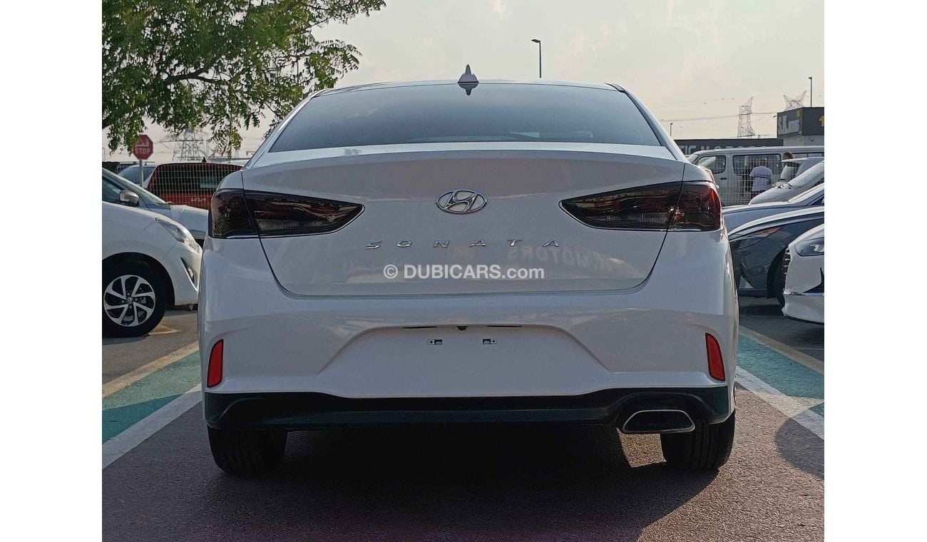 هيونداي سوناتا V4 / 2.4L /  LOW MILEAGE / LEATHER SEATS / DVD+CAMERA (LOT # 37880)