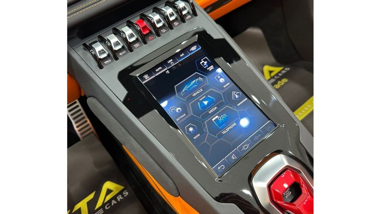 Lamborghini Huracan 2023 Lamborghini Huracan Evo Spyder, April 2026 Lamborghini Warranty + Service Pack, Low Kms, GCC