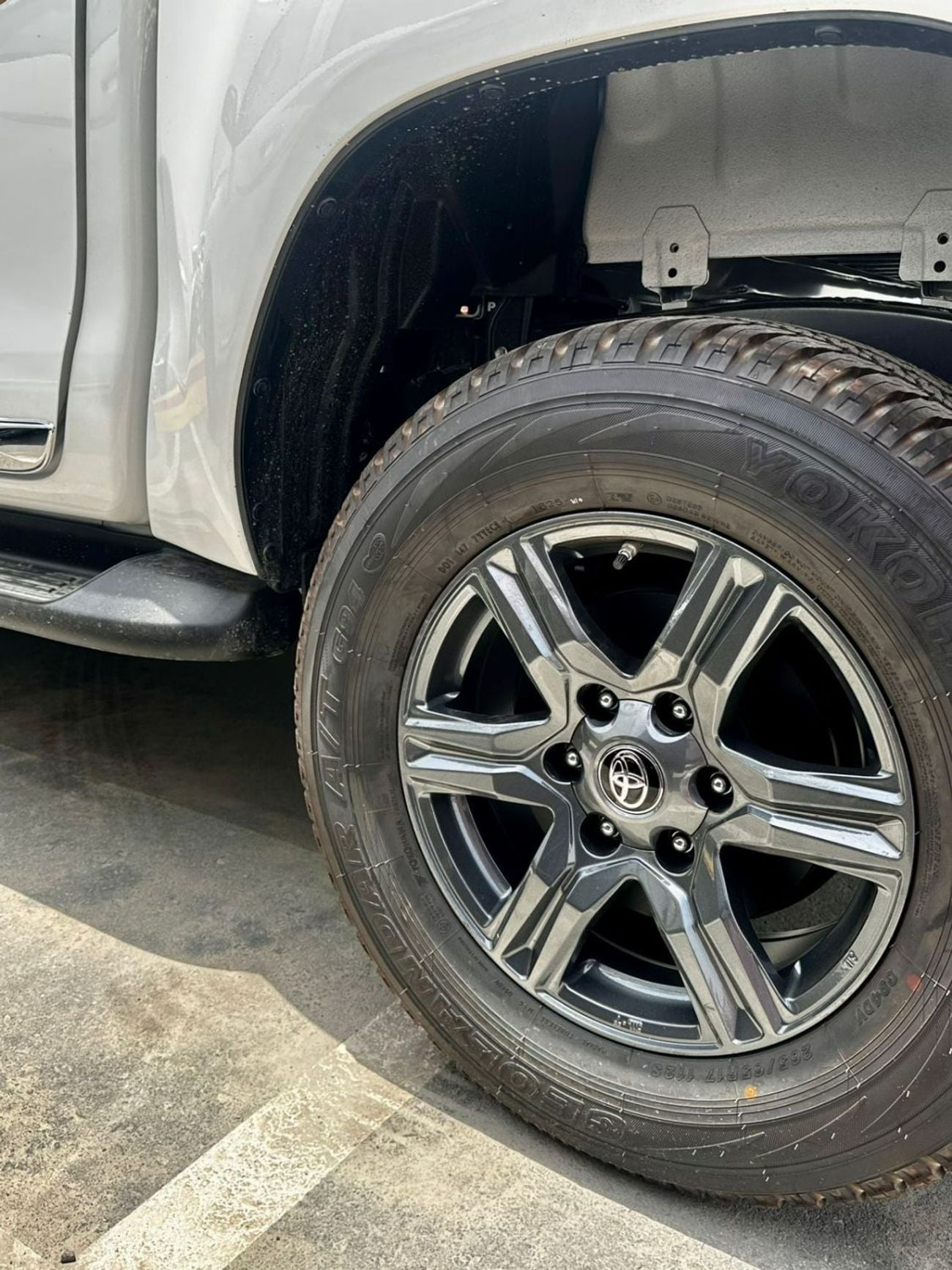 Toyota Hilux SGLX S GLX 2.4L AWD A/T TOYOTA HILUX  2.4L DIESEL  A/T 4WD