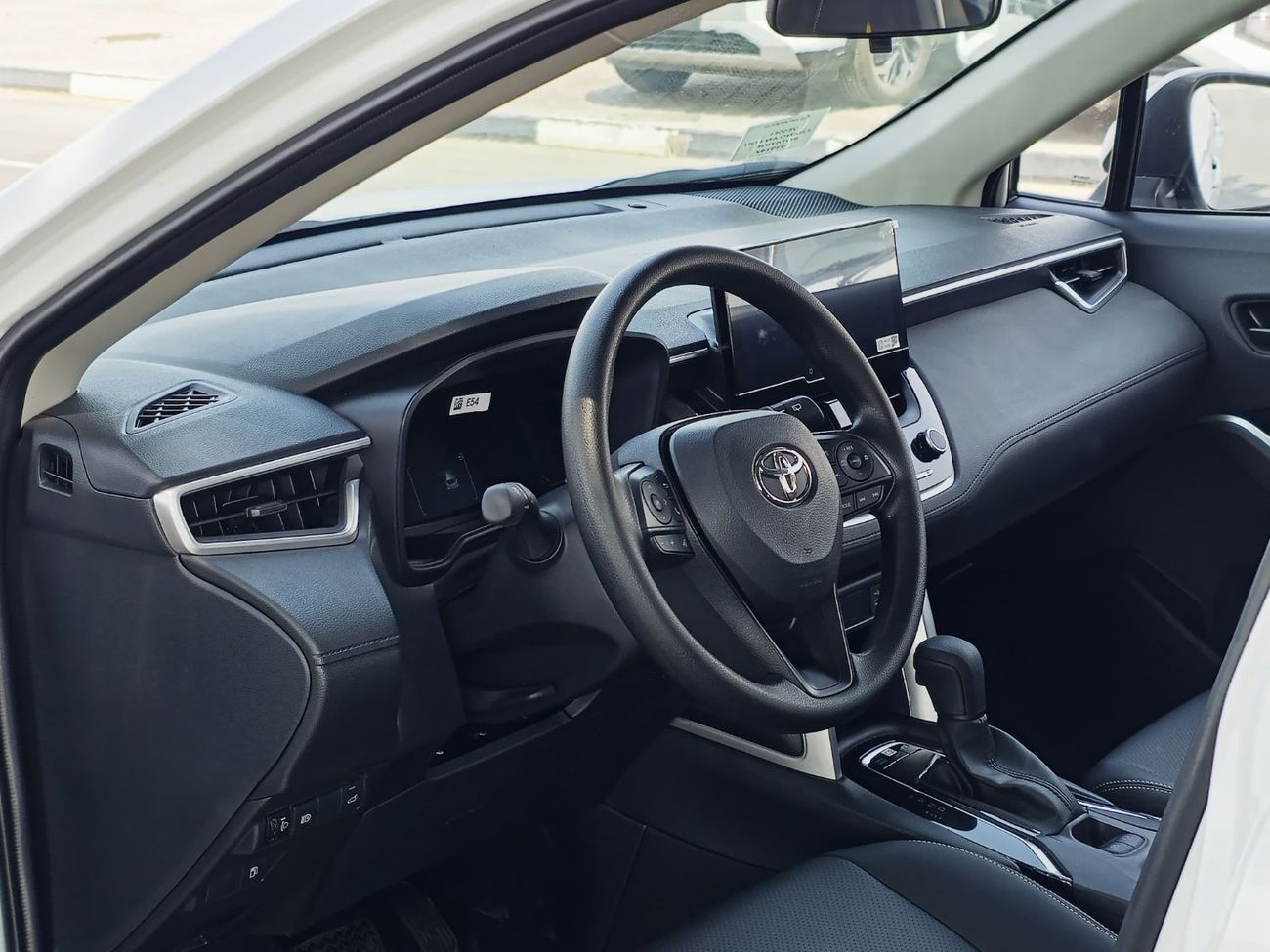 تويوتا كورولا كروس TOYOTA COROLLA CROSS 2.0L ELITE PLUS - FULL - 2025 - WHITE INSIDE BLACK
