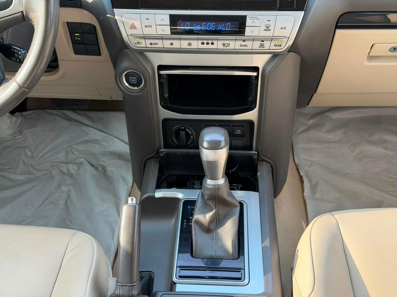 تويوتا برادو TX-L 4.0L Petrol V6 2022 Export Price @ 122,000 AED