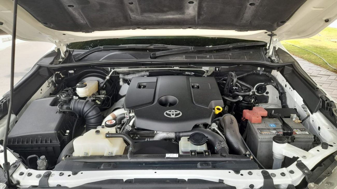 Toyota Hilux GR Sport 2.8L Right-Hand drive Sport 2.8L