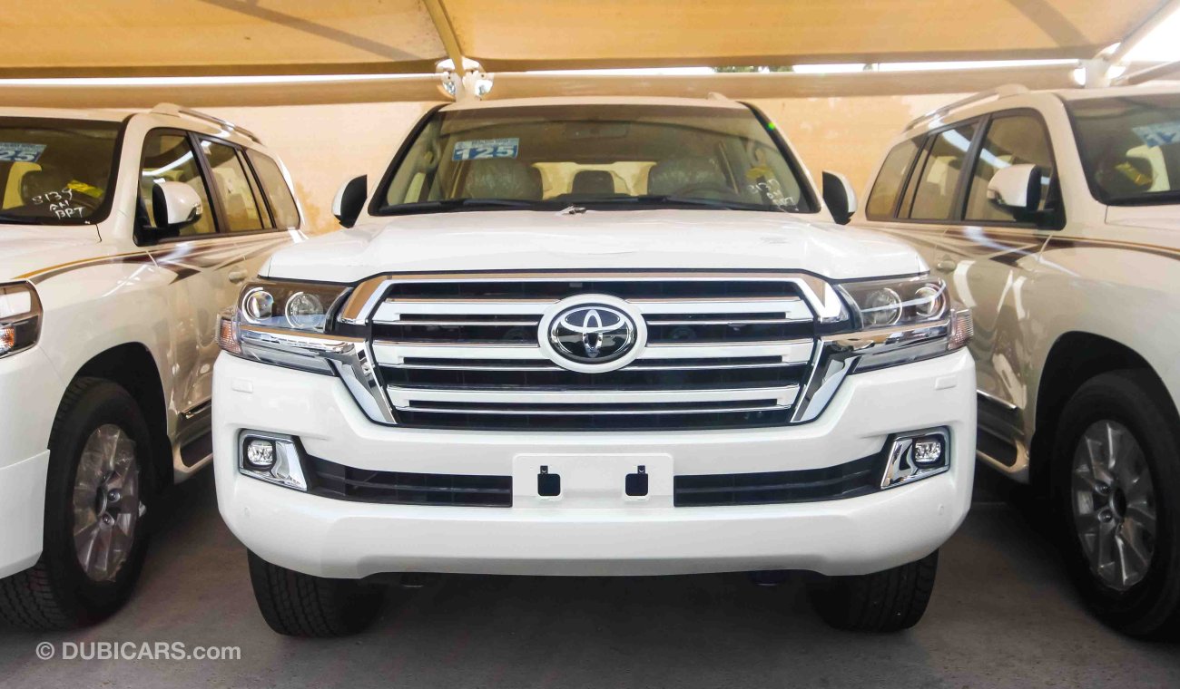 Toyota Land Cruiser VX.R V8 5.7 White Edition