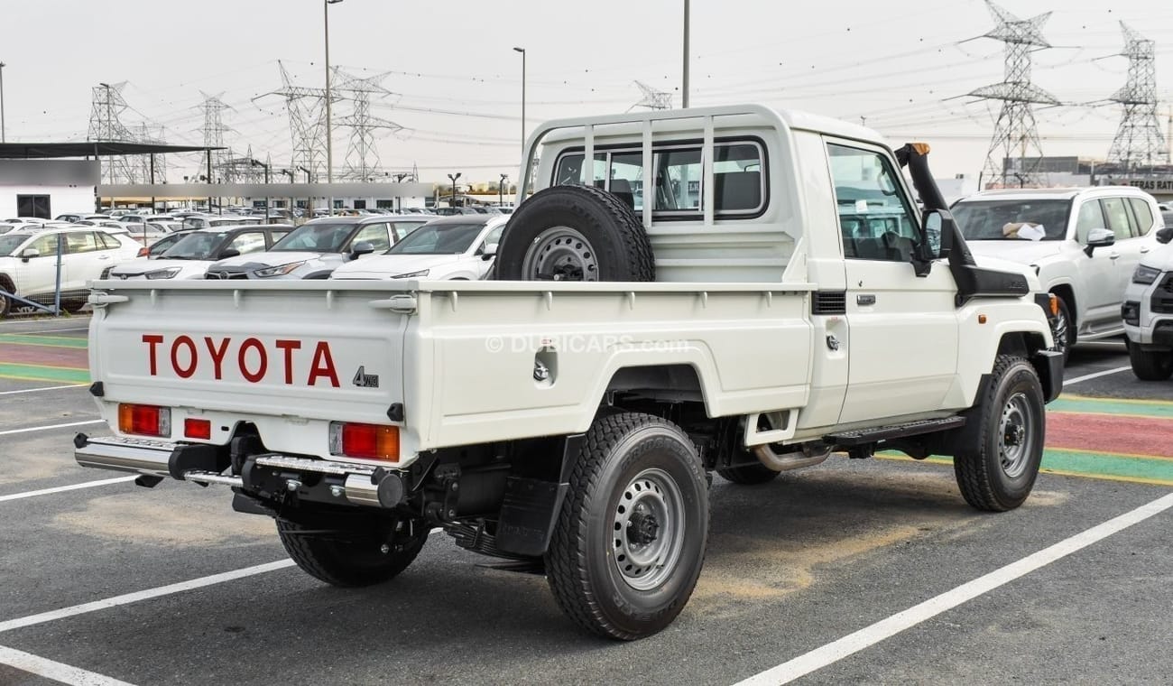 Toyota Land Cruiser Pick Up LC79 SC 2.8L AT Diesel