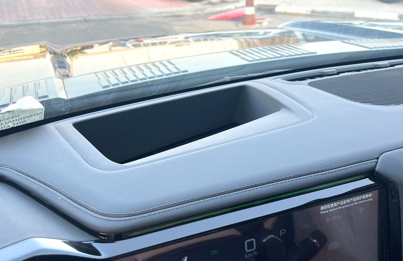 BYD Leopard 8 Smart and Brave Flagship Edition (7 Seats) Flagship Edition 7 Seats With Drone (EXPORT ONLY)