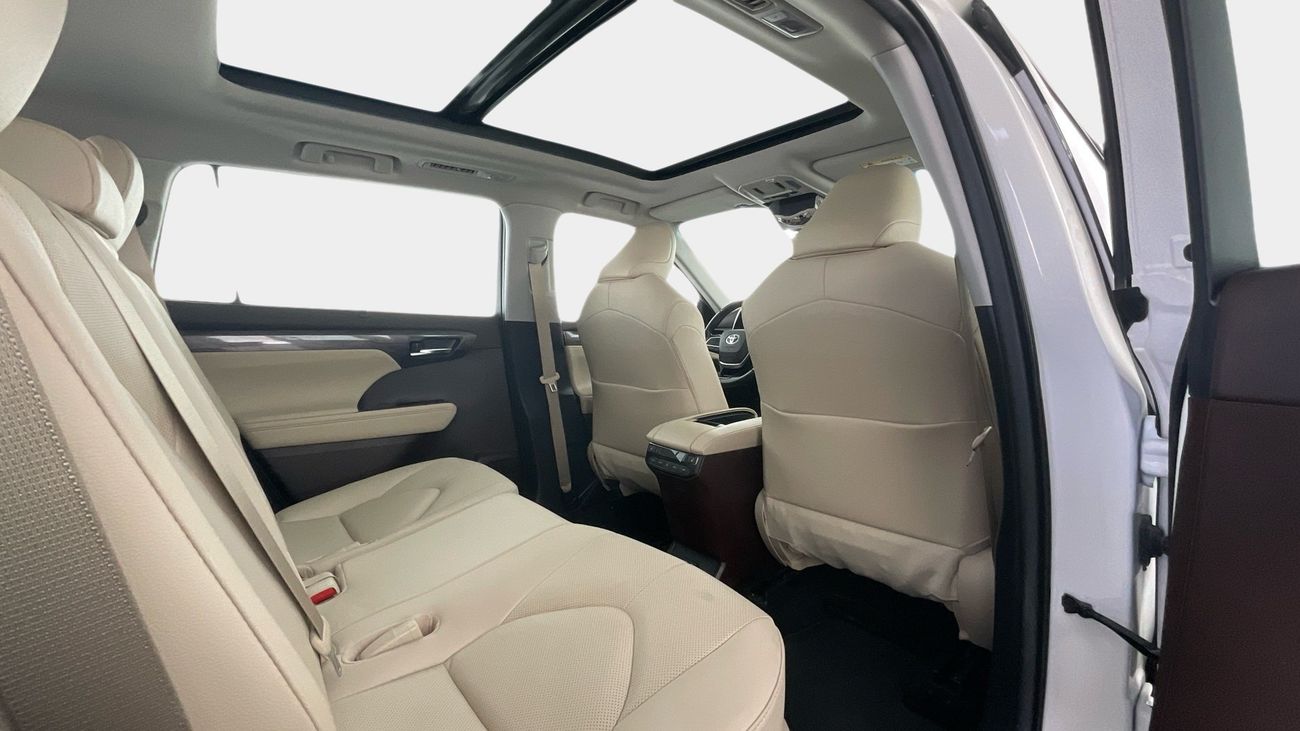 تويوتا هايلاندر VXR | شامل الضمان | 0 ﺪﻔﻋﺓ ﺃﻮﻟﻯ