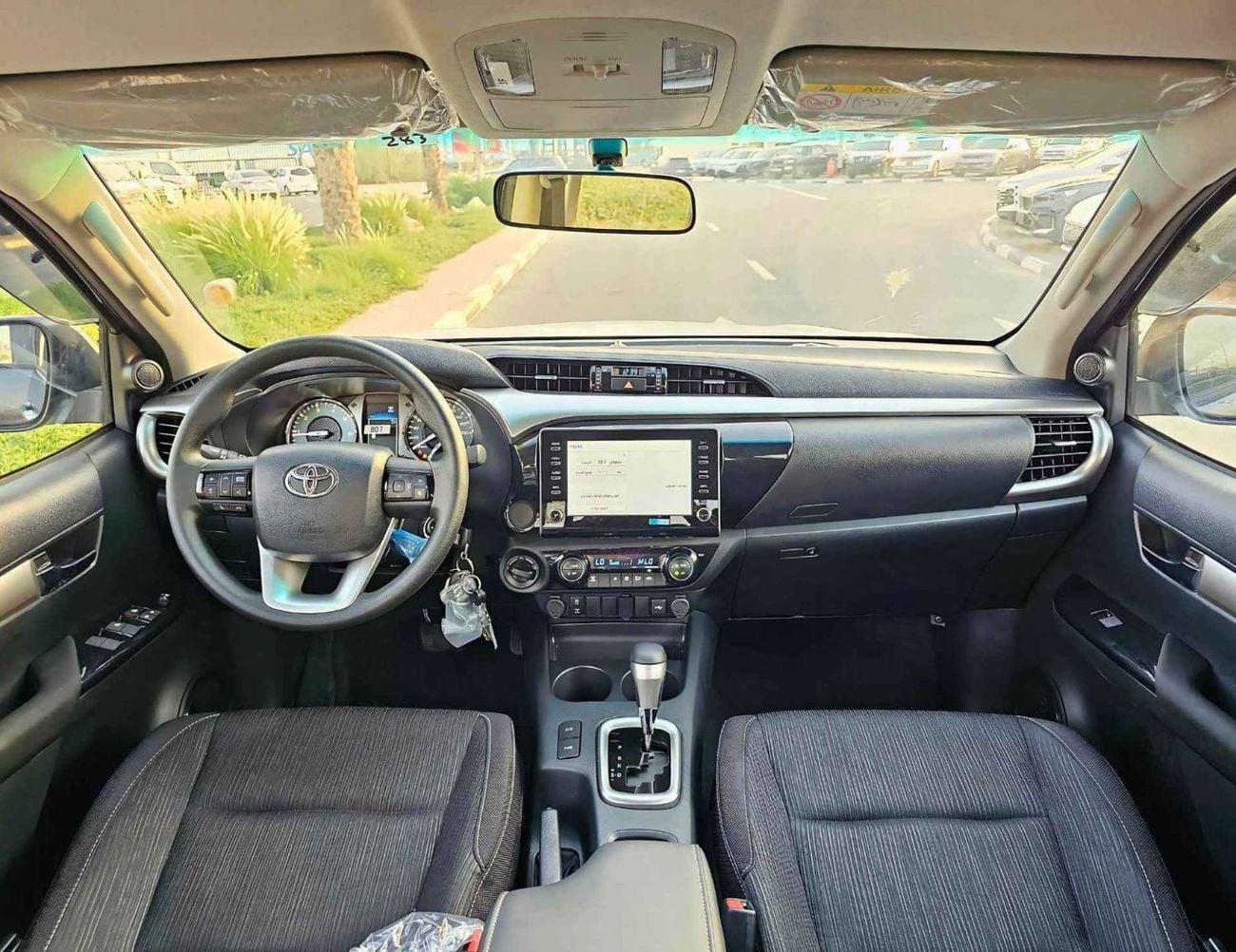 Toyota Hilux SR5 WIDE BODY / DOUBLE CABIN / 2.4L DIESEL A/T 4WD / BLIND SPOT / OVER FENDER / DIFF LOCK (CODE#HDAH