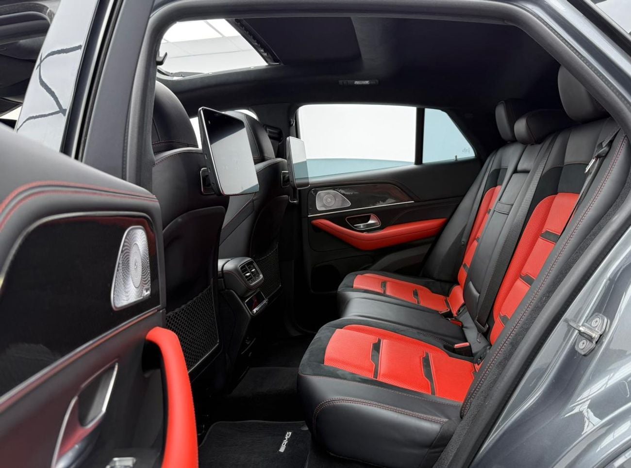 مرسيدس بنز GLE 63 S AMG كوبيه 2021 Mercedes Benz GLE 63 S AMG Coupe, Warranty, Carbon Fiber Interior, Excellent Condition, GCC