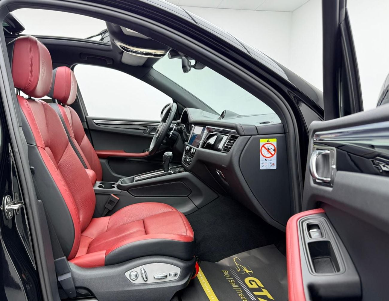 Porsche Macan STD 2023 Porsche Macan, Porsche Warranty+Full Service History, GCC