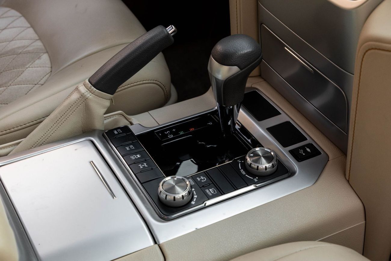 Toyota Land Cruiser GXR Grand Touring | 3,701 P.M | 0% Downpayment | Service Contract!