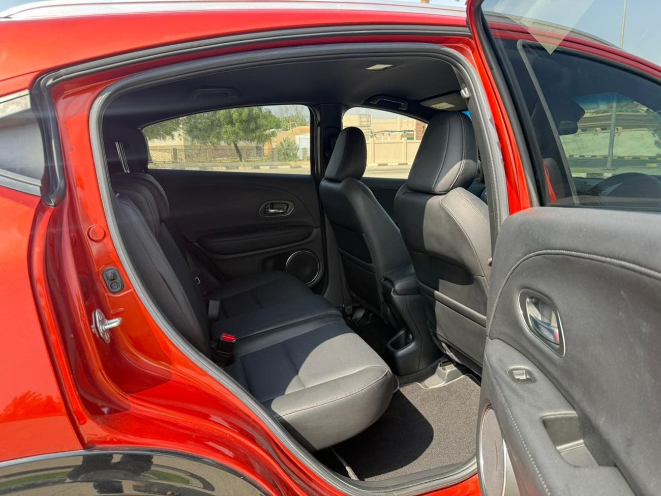 هوندا HRV HONDA HR-V ,FUEL PETROL ,ENGINE CAPACITY 1.8 LITER ,RIGHT HAND DRIVE
