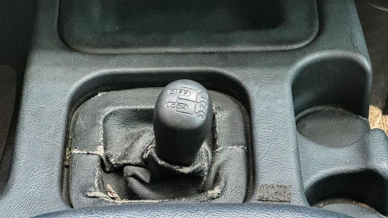 Land Rover Defender Defender 50th Year Edition Japanese Specs 4.0L V8 1997 Good Condition 1 of 500