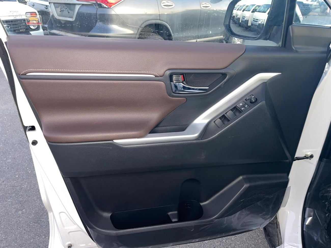 تويوتا إينوفا 2.0L HyCross 8S Hybrid