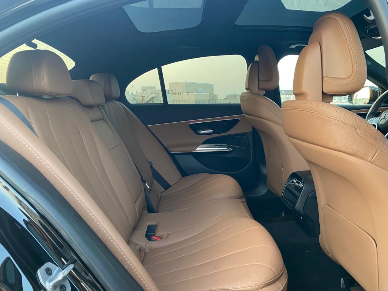 Mercedes-Benz E200 2.0L