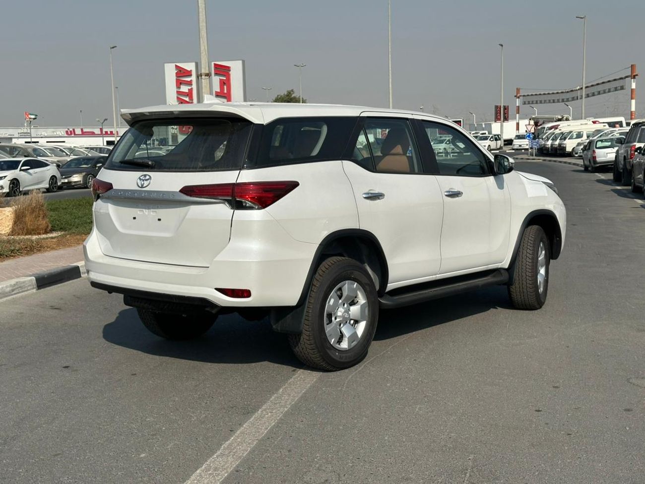 تويوتا فورتونر 2025 TOYOTA FORTUNER 2.4 DSL  WHITE/TAN