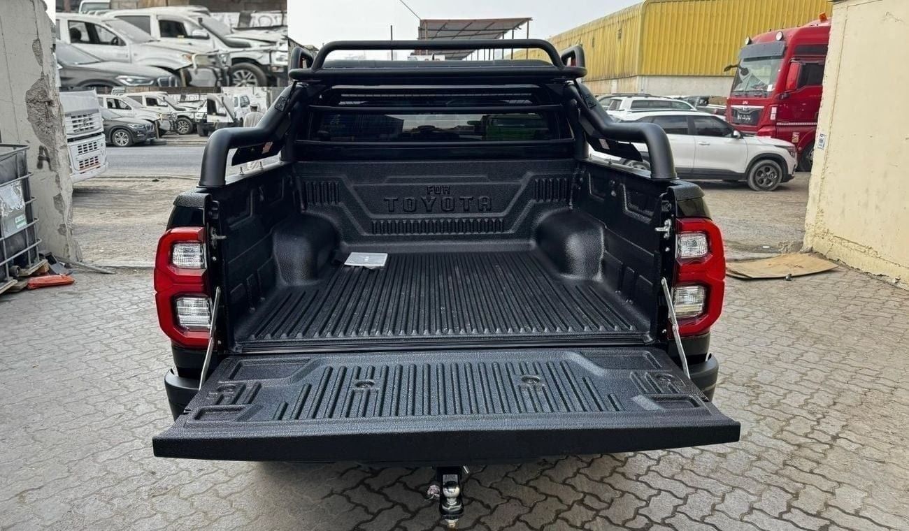 تويوتا هيلوكس Diesel 2.8 Liter Right Hand Drive Automatic Back Camera Leather Seats 4WD