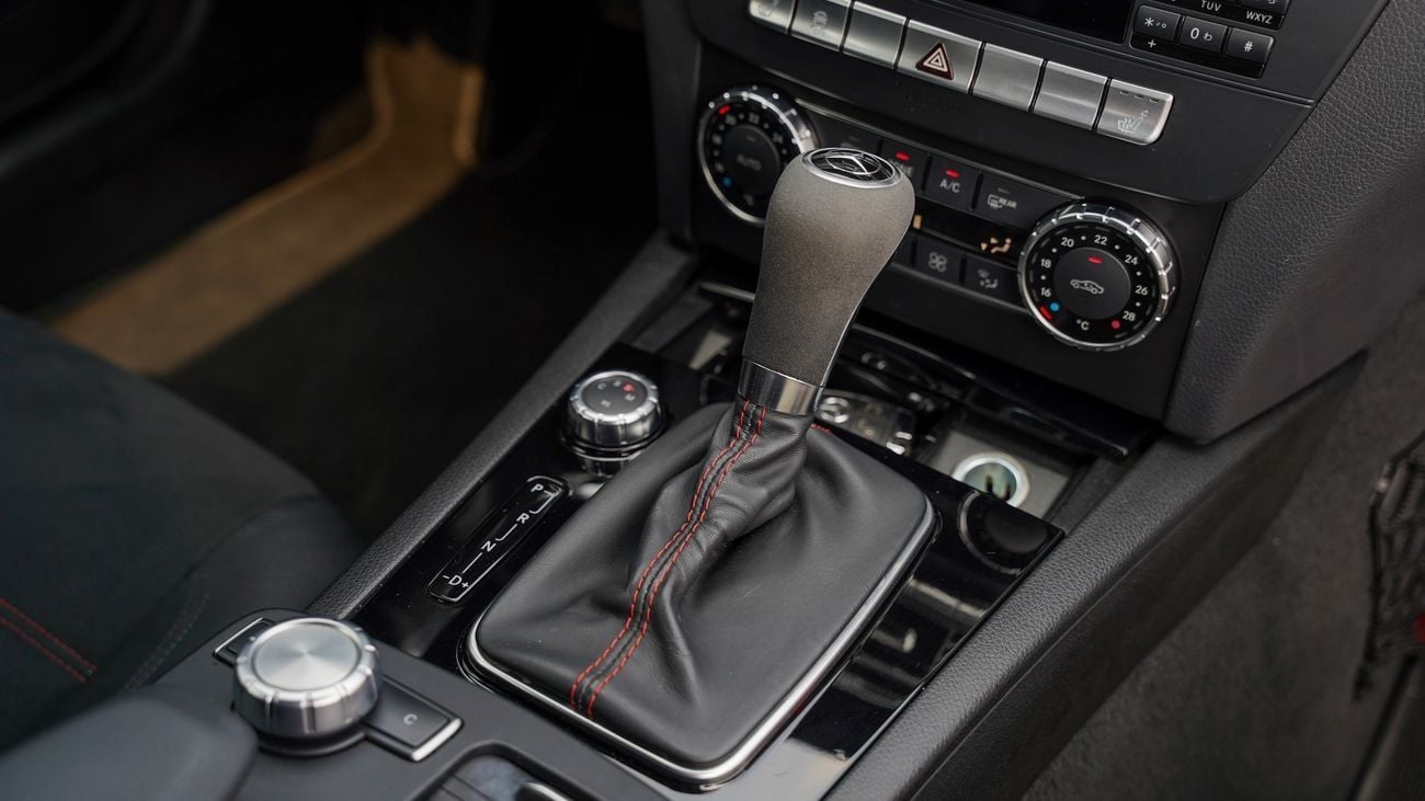 مرسيدس بنز C 63 كوبيه مرسيدس سى 63 بلاك اديشن 2013