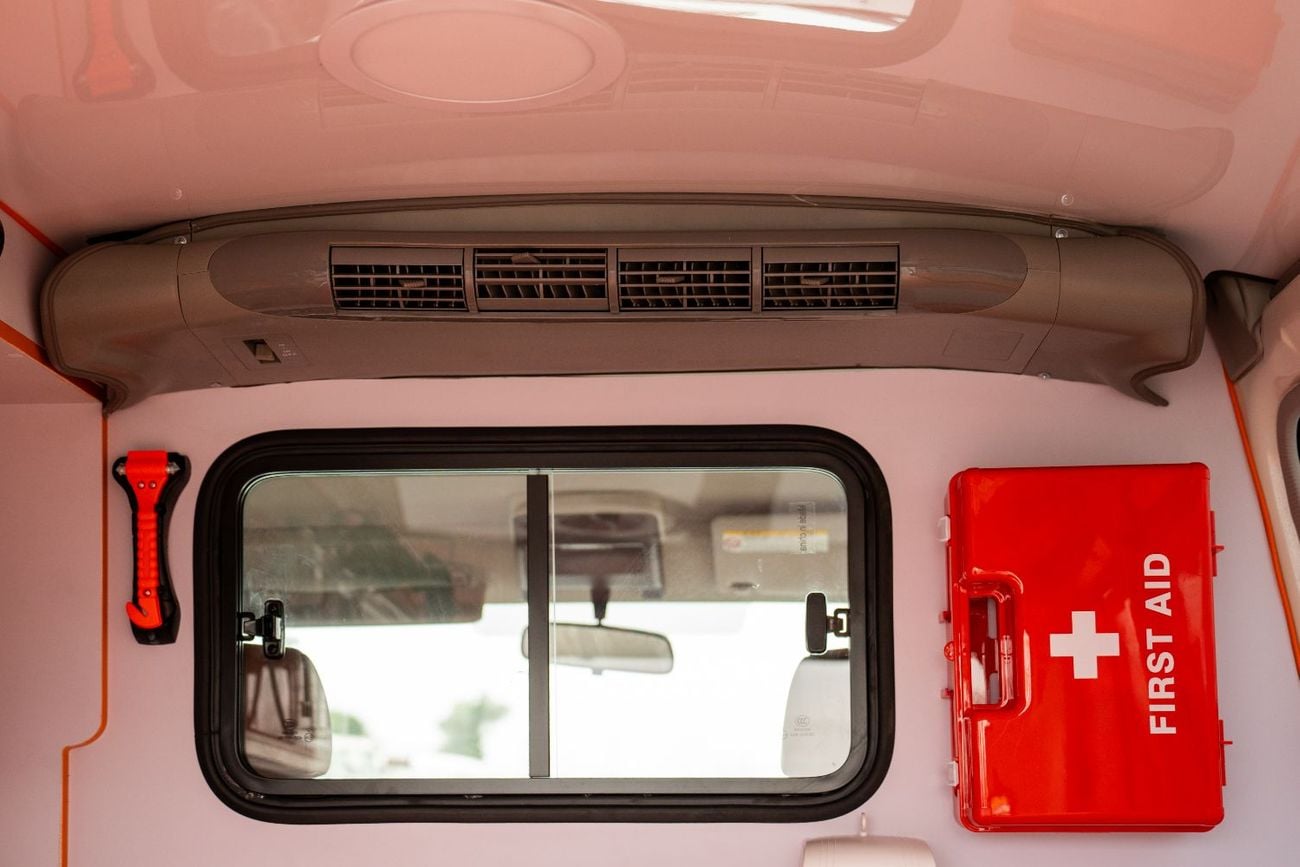 Toyota Land Cruiser Toyota Land Cruiser 78LC78 4.0L V6 Hardtop Ambulance manual