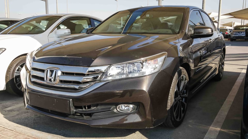 Honda Accord Sport for sale AED 75,000. Brown, 2016