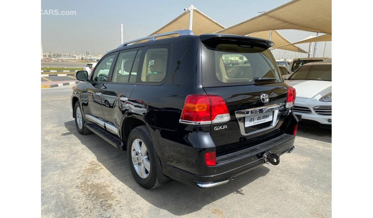 Toyota Land Cruiser GXR V8